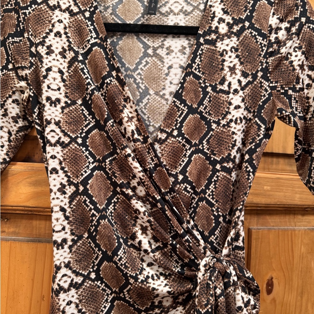 BCBG MAXAZRIA SIZE XXS Malena Snake Print True Wrap Side Tie